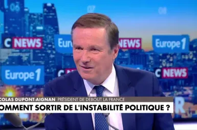 Gouvernement Bayrou : «Si on continue deux ans dans ce marécage, la France coulera», dénonce Nicolas Dupont-Aignan